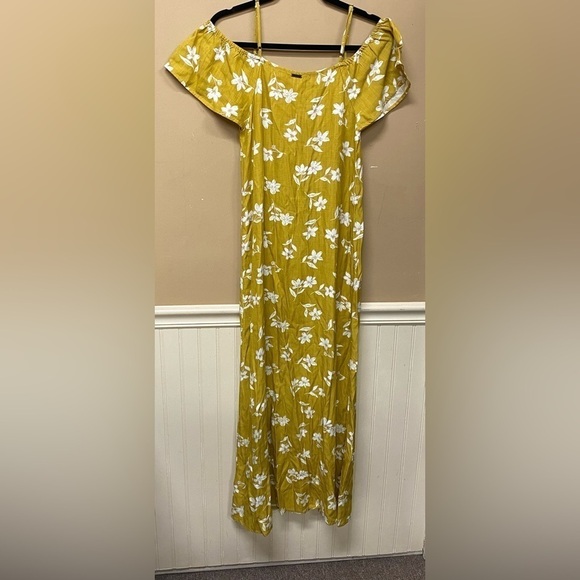 Billabong X Sincerely Jules Shoulder Sway Maxi Dress Size S Yellow Mustard NWT - Picture 2 of 5